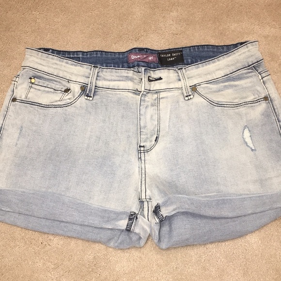 Taylor Swift 1989 Shorts - Picture 2 of 5